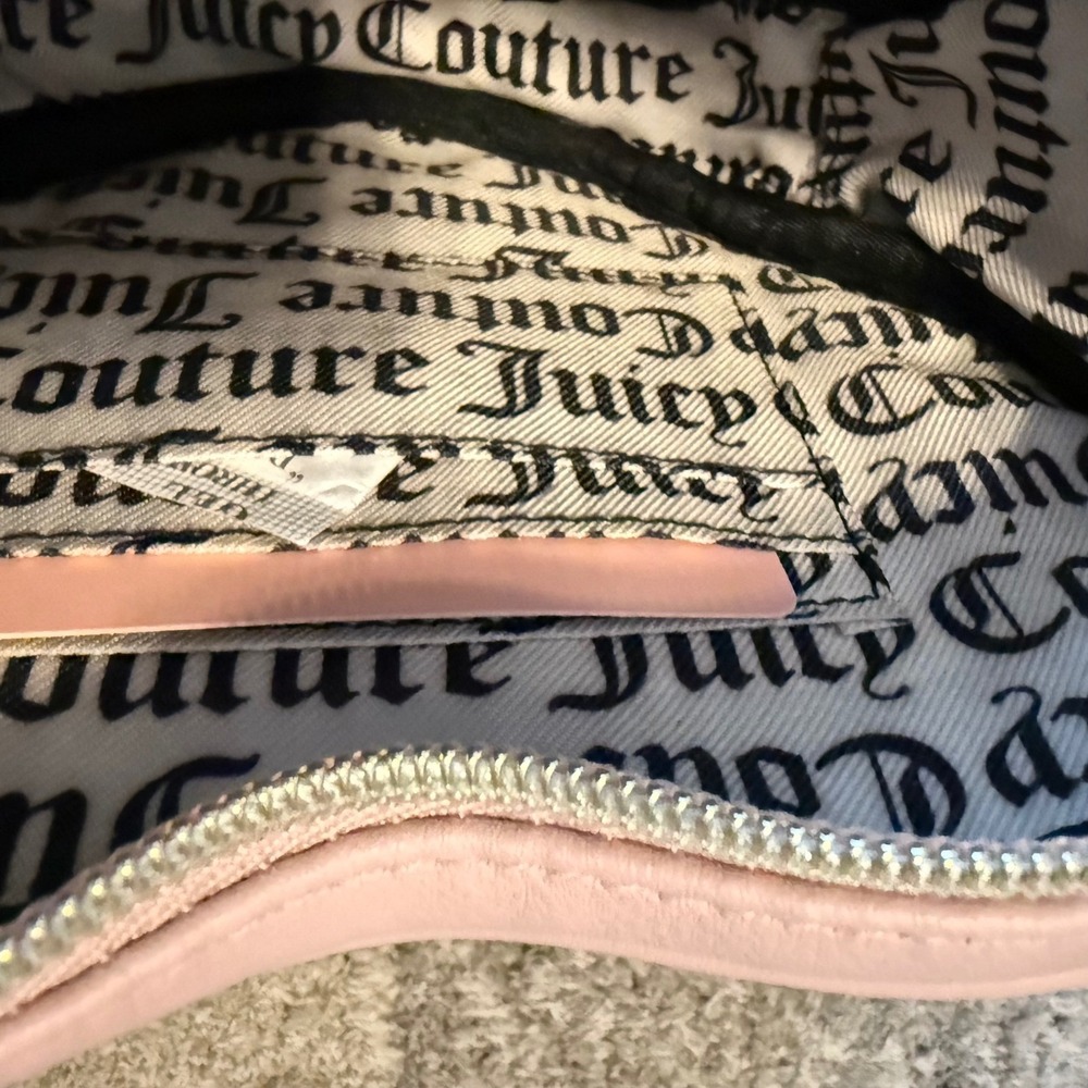 Juicy Couture Dusty Blush Fluffy Heart Crossbody Bag Logo Print Pink NWT - Picture 10 of 12